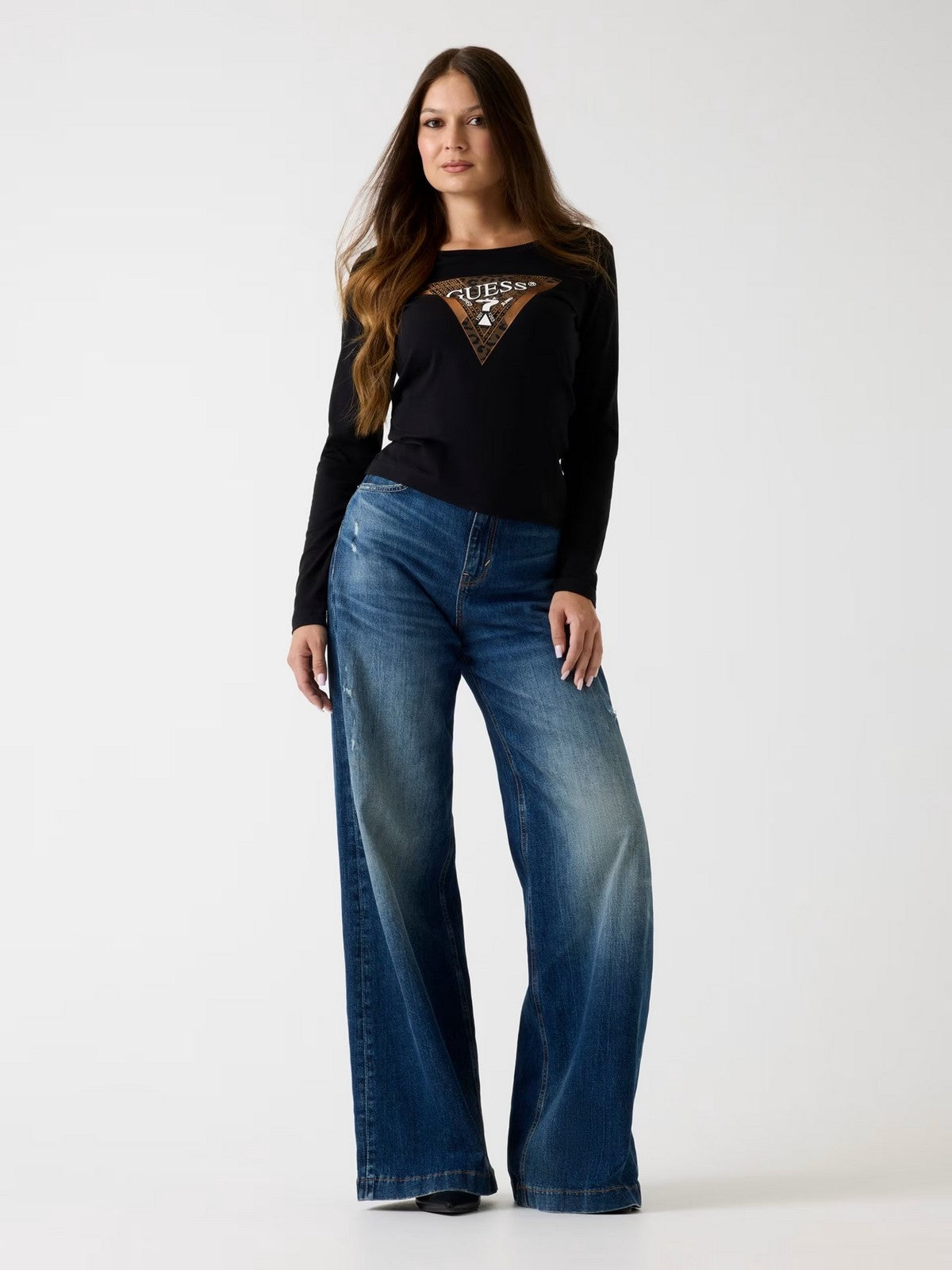 GUESS T-shirt Donna LS CN LEO TRIANGLE TEE W5BI75 J1314 JBLK Jet Black A996 gioboutiqueweb