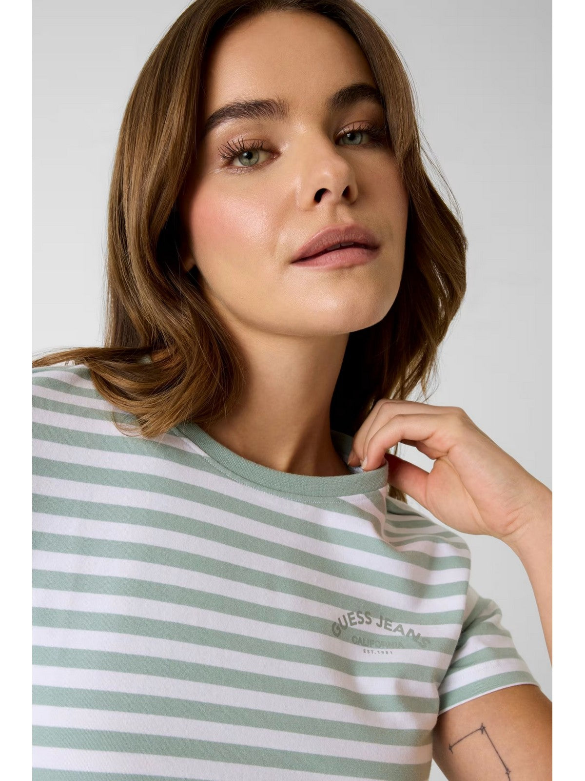 GUESS T-shirt Donna GJ SS CN REG YD STRIPED TEE W6GI05 KCIE1 SM16 SURF GREEN WHITE STR