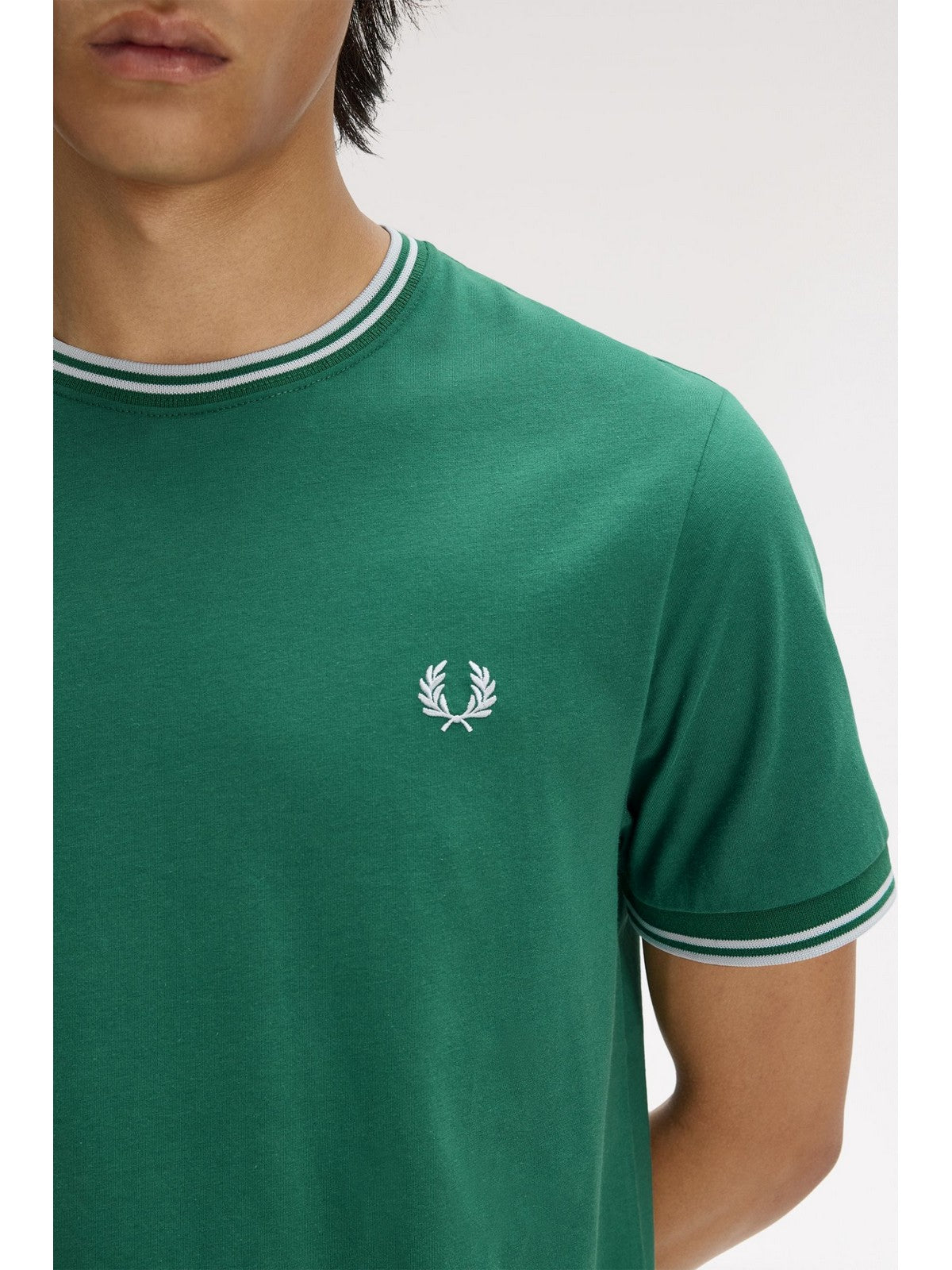 FRED PERRY T-shirt Uomo FP-M1588V 81B SPTGRN/LTIC/LTIC