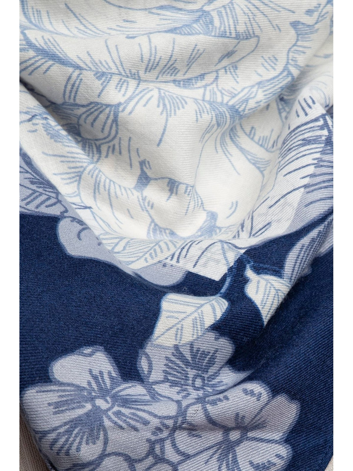 GUESS Foulard Donna Kefiah 140X140 AW9988 POL03 BLU Blu gioboutiqueweb