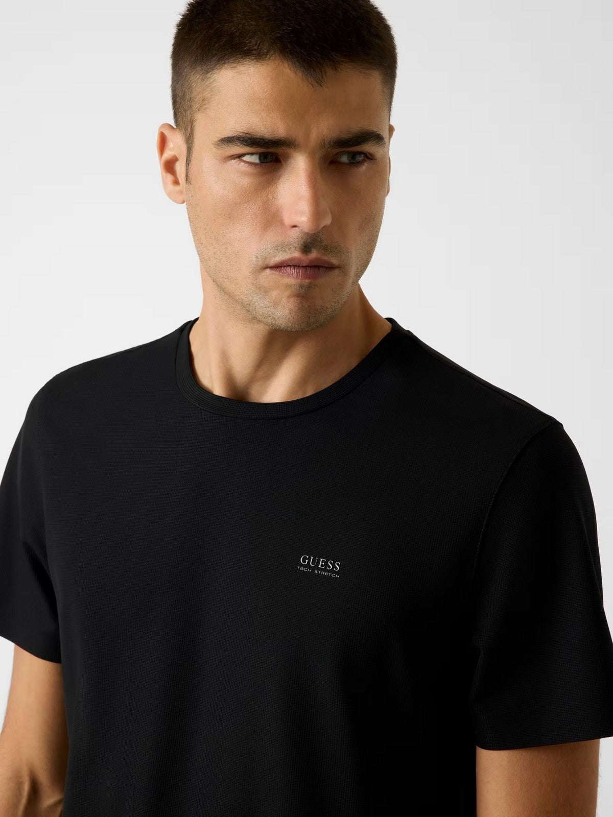 GUESS T-shirt Uomo SS CN NEW TECH STRETCH TEE M6RI19 KD202 JBLK Jet Black A996