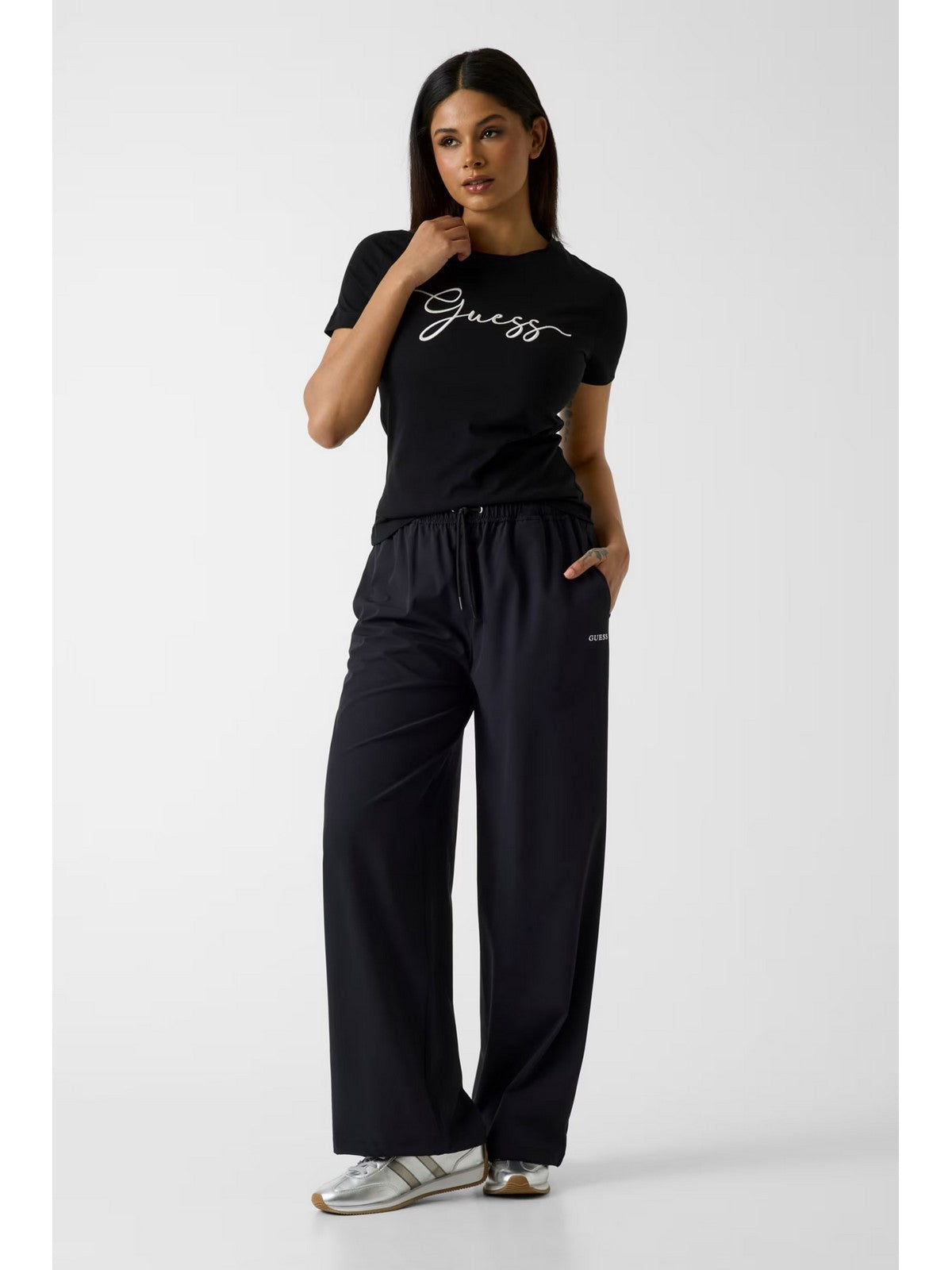 GUESS SPORT T-shirt Donna CIRCE SS CN T-SHIRT V6GI01 K2962 JBLK Jet Black A996 gioboutiqueweb