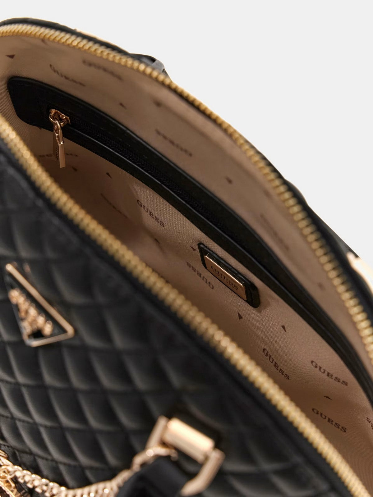 GUESS Borsa Donna EVERLEE DOME SATCHEL HWEG86 79050 BLA BLACK gioboutiqueweb