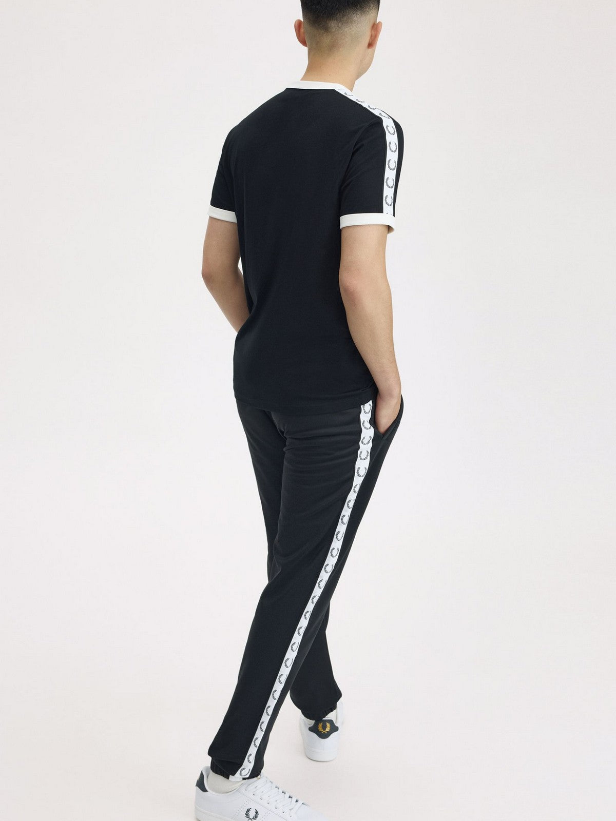 FRED PERRY T-shirt Uomo FP TAPED RINGER T-SHIRT FP-M4620 102 BLACK