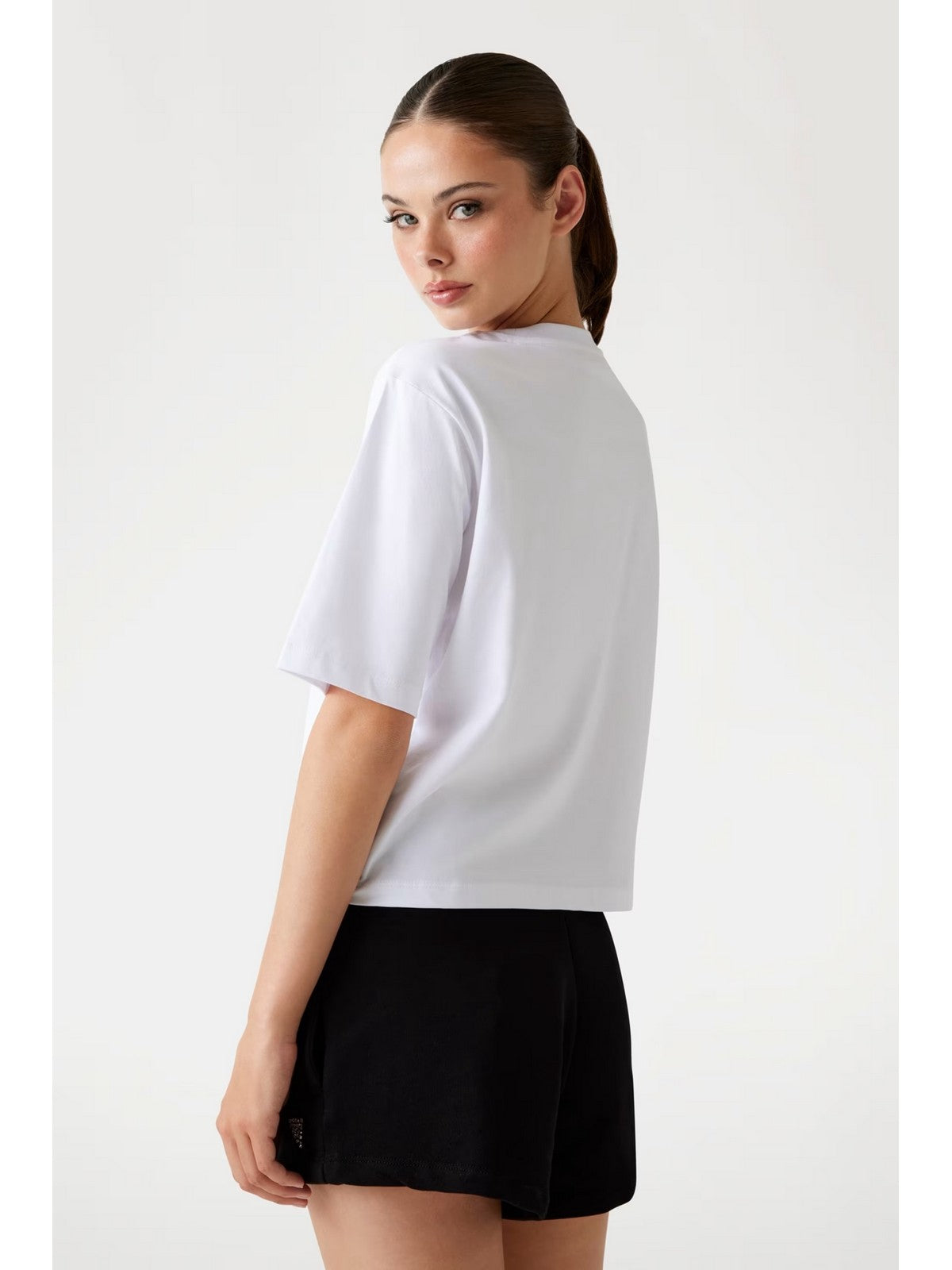 GUESS SPORT T-shirt Donna AURELIE BOXY TEE V4YI06 I3Z14 G011 PURE WHITE gioboutiqueweb