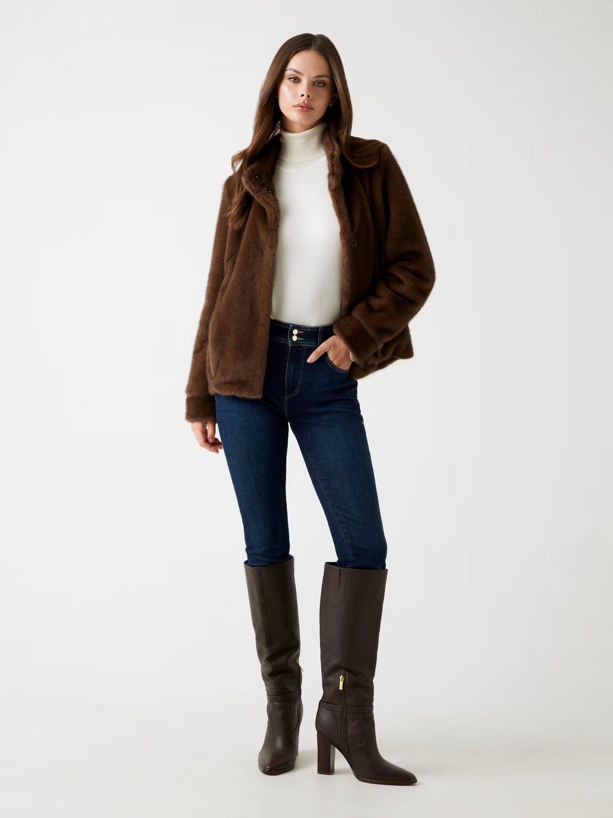GUESS Giubbino Donna LUNA FAUX FUR JACKET W5BL64 W3920 F18S COLD BREW MULTI gioboutiqueweb