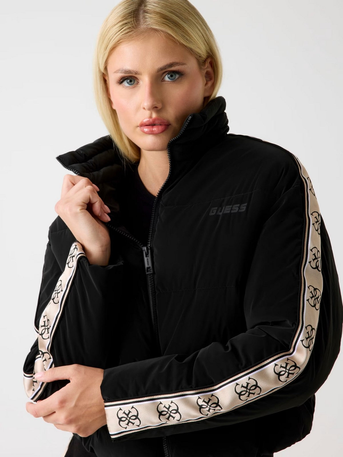 GUESS SPORT Piumino Donna V5BL11 WGYC2 JBLK Jet Black A996