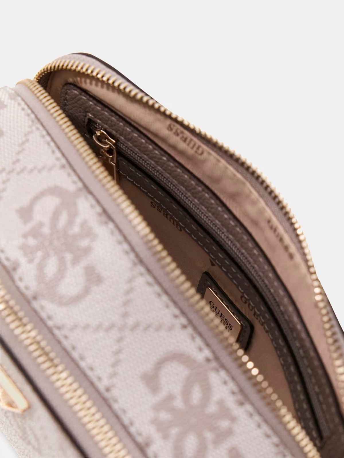 GUESS Borsa Donna NOELLE II CROSSBODY CAMERA HWSO96 72140 DKO DARK TAUPE LOGO