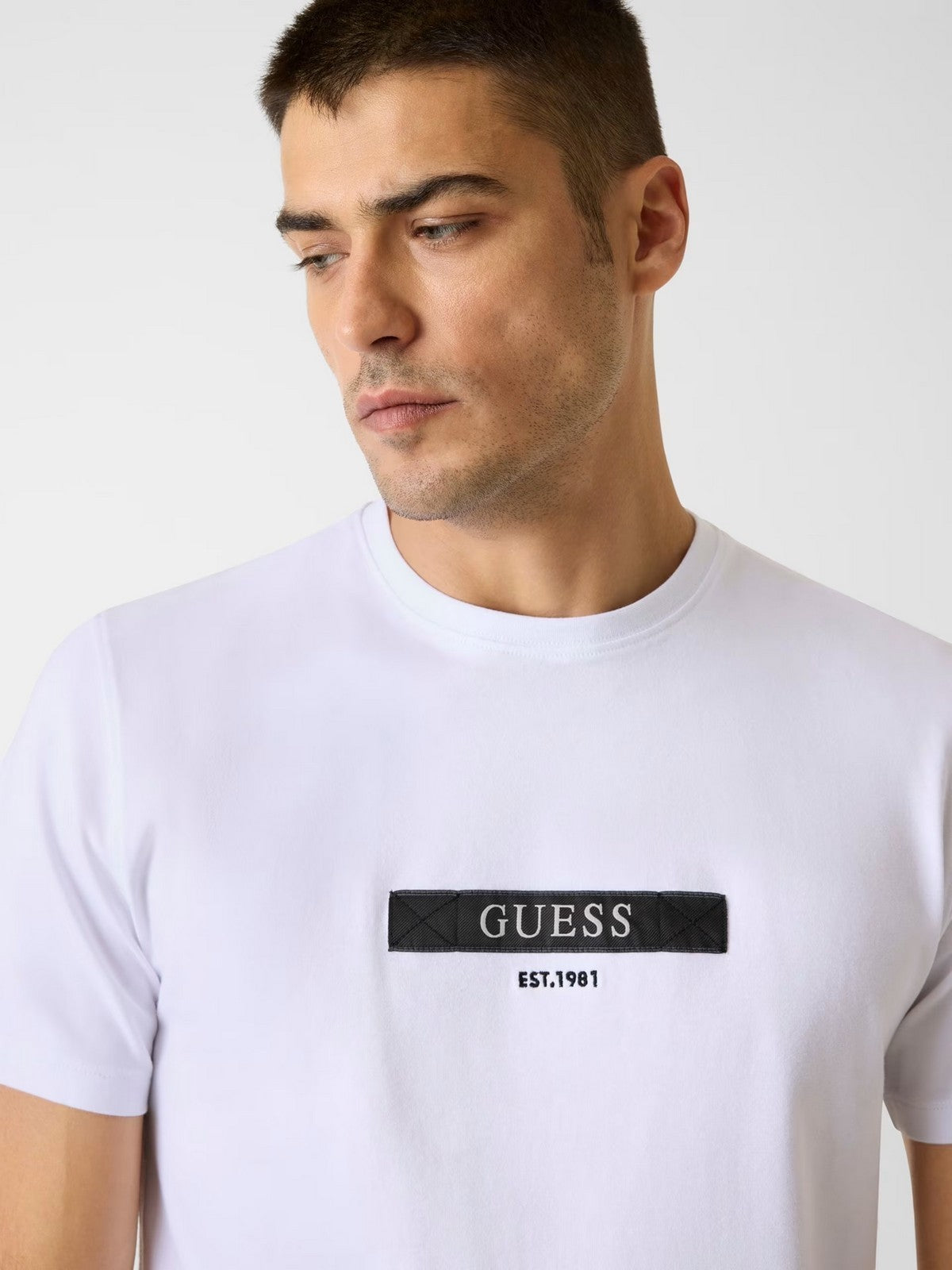GUESS T-shirt Uomo SS CN LOGO BOX TEE M6RI17 J1314 G011 PURE WHITE gioboutiqueweb