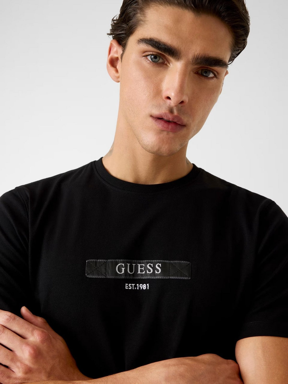 GUESS T-shirt Uomo SS CN LOGO BOX TEE M6RI17 J1314 JBLK Jet Black A996 gioboutiqueweb