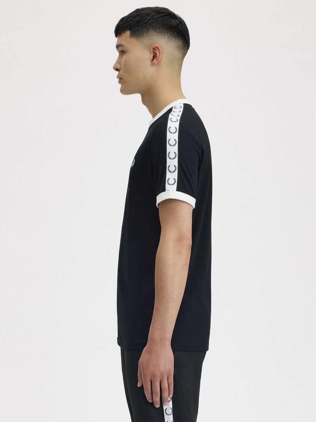 FRED PERRY T-shirt Uomo FP TAPED RINGER T-SHIRT FP-M4620 102 BLACK