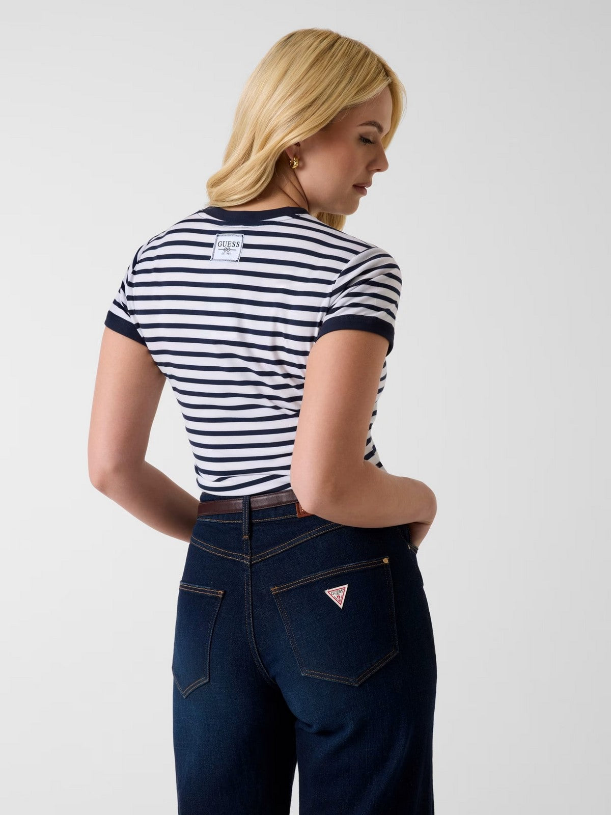 GUESS T-shirt Donna SS CN STRIPED MINI 4G LOGO TEE W6GI18 K3040 SM1L BLACKENED BLUE AND W