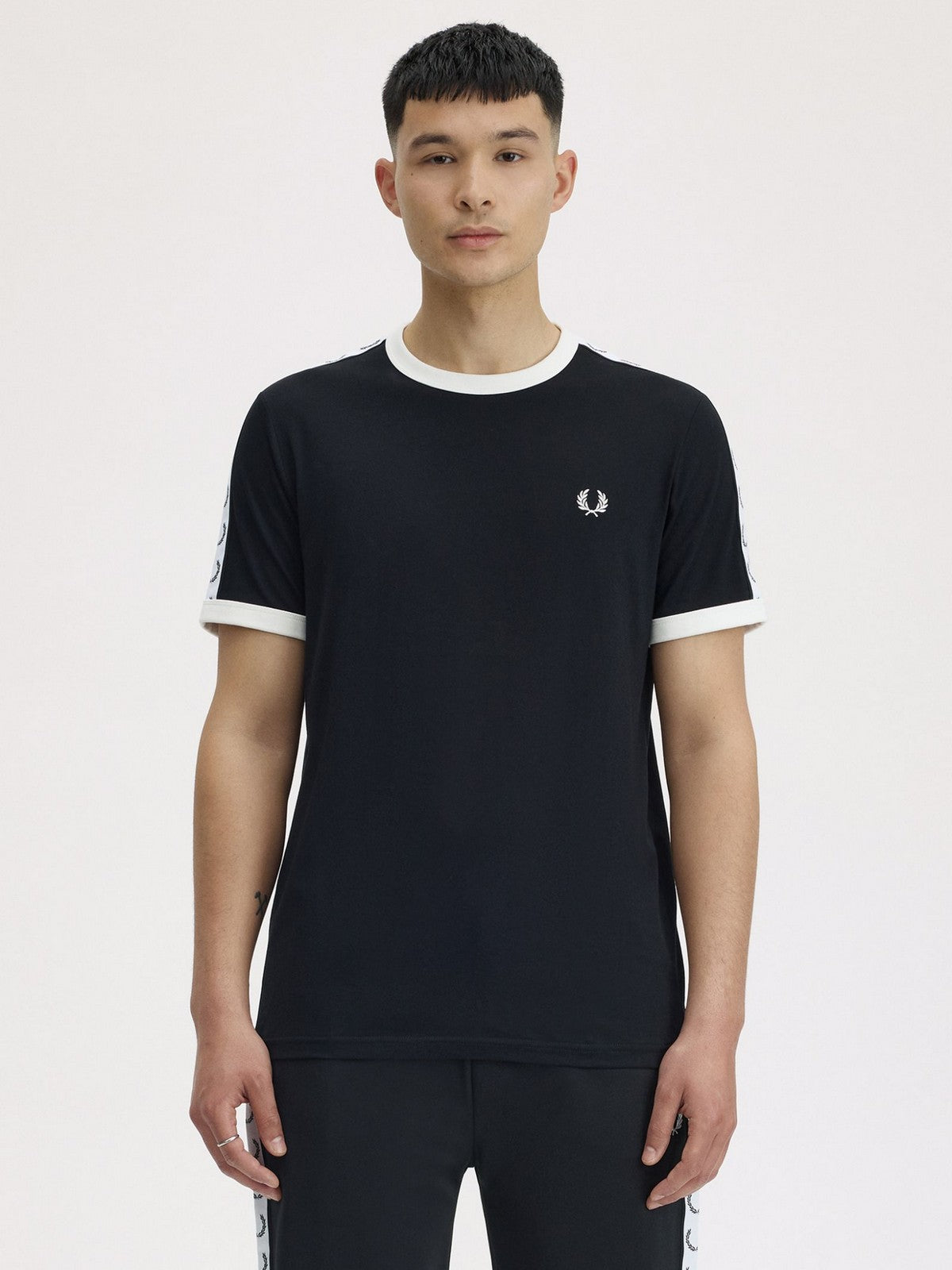 FRED PERRY T-shirt Uomo FP TAPED RINGER T-SHIRT FP-M4620 102 BLACK
