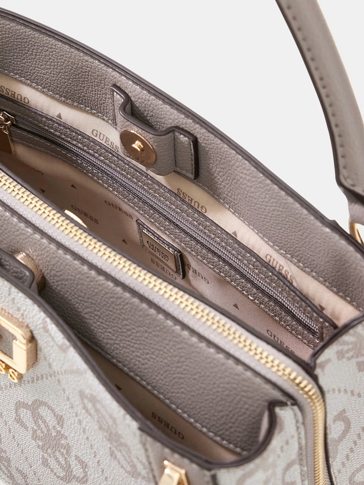 GUESS Borsa Donna KARNILLA LOGO GFRIEND SATHEL HWOS99 01060 DKO DARK TAUPE LOGO