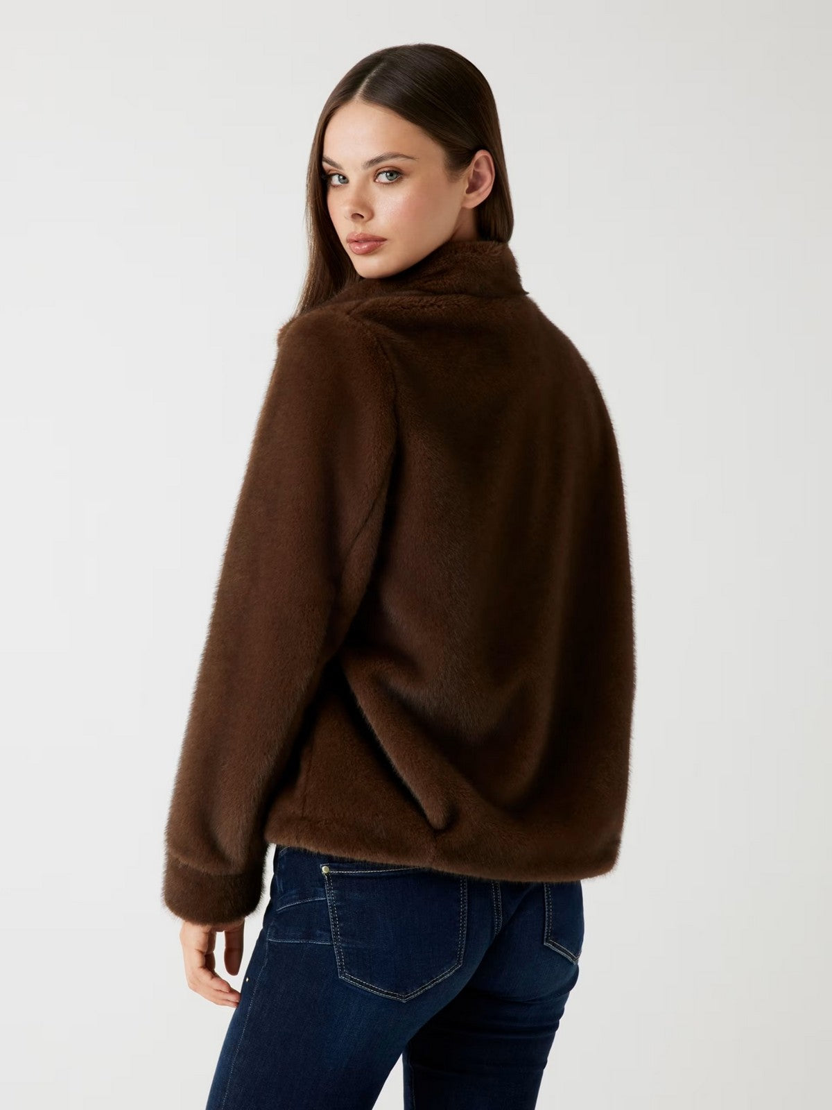 GUESS Giubbino Donna LUNA FAUX FUR JACKET W5BL64 W3920 F18S COLD BREW MULTI gioboutiqueweb