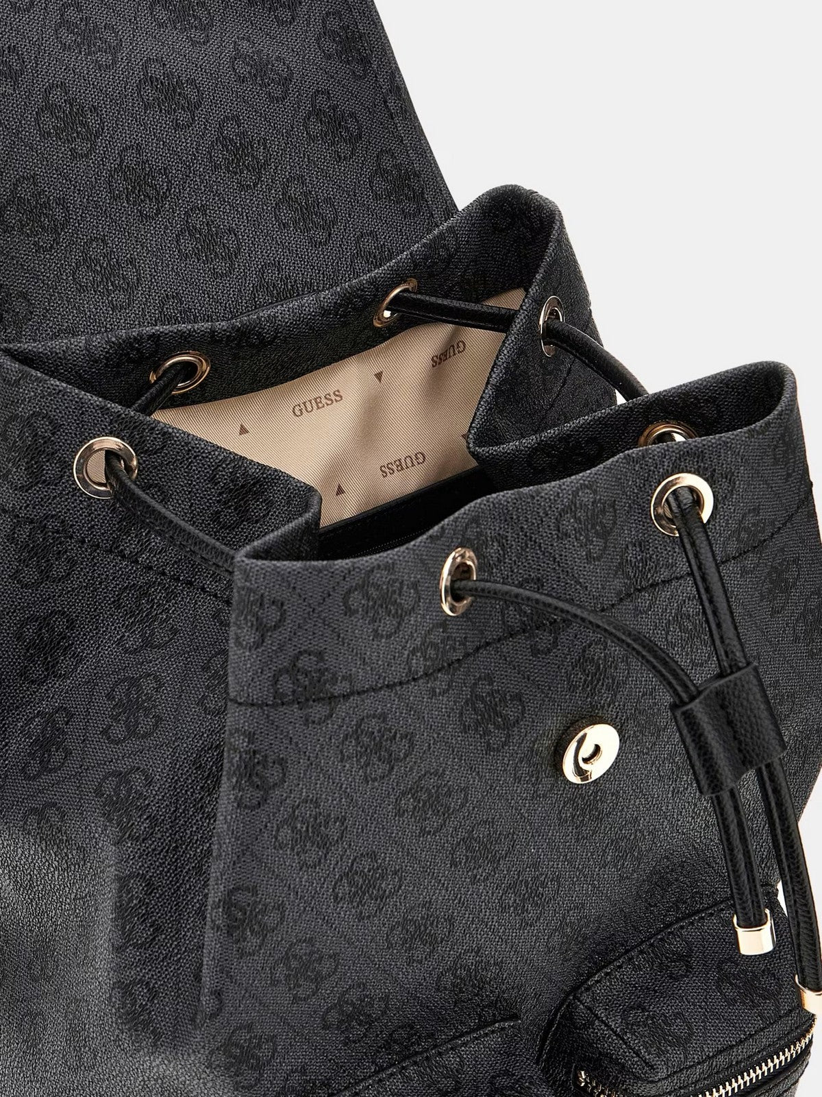 GUESS Zaino Donna MANHATTAN II FLAP BACKPACK HWSG71 18310 CLO COAL LOGO gioboutiqueweb