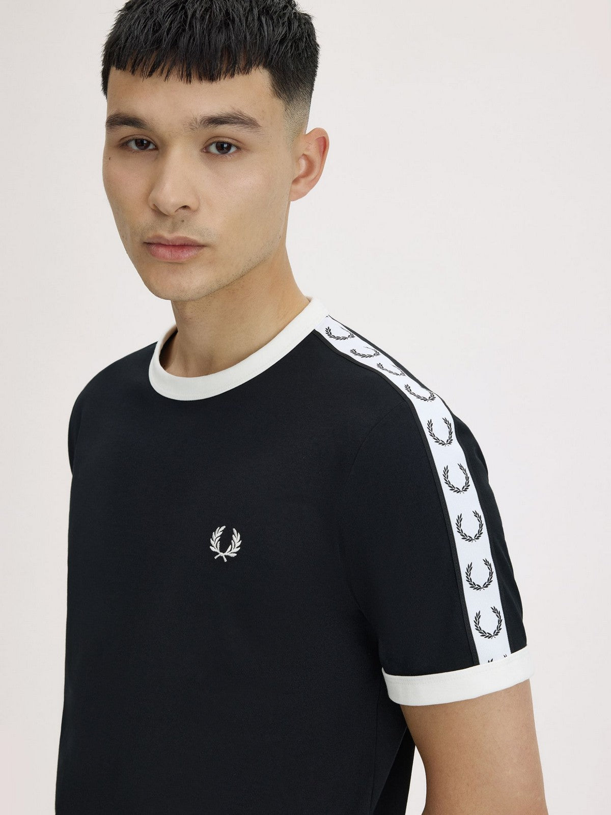 FRED PERRY T-shirt Uomo FP TAPED RINGER T-SHIRT FP-M4620 102 BLACK